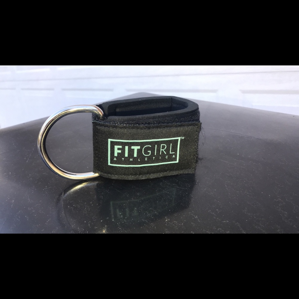 Fit girl ankle workout trap
